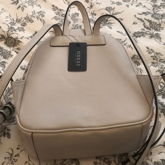Guess backpack - Picture 3 of 6